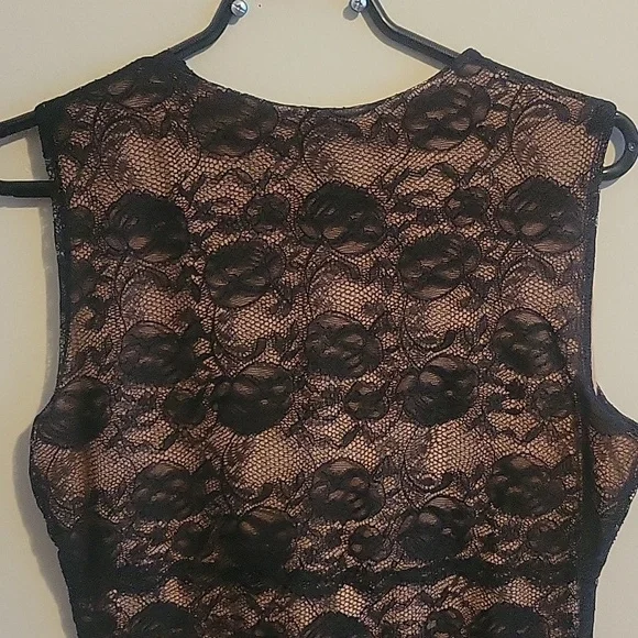 Caché Lace Top - Picture 3 of 7